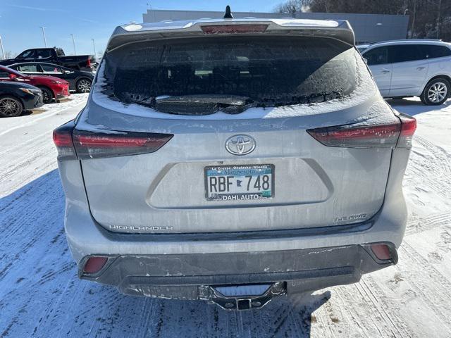 2024 Toyota Highlander LE photo 9
