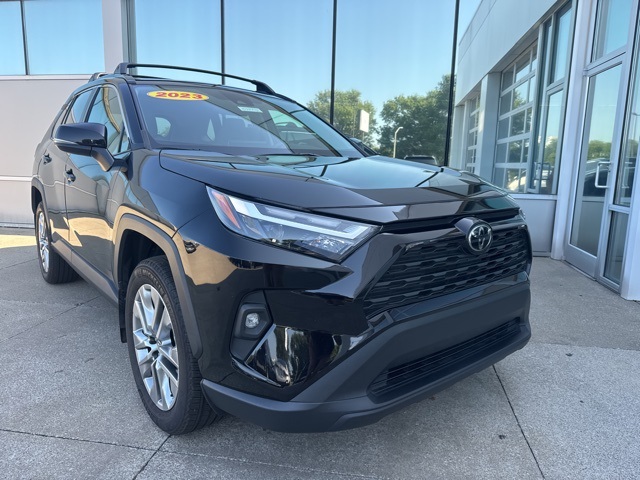 2023 Toyota RAV4 XLE Premium photo 2