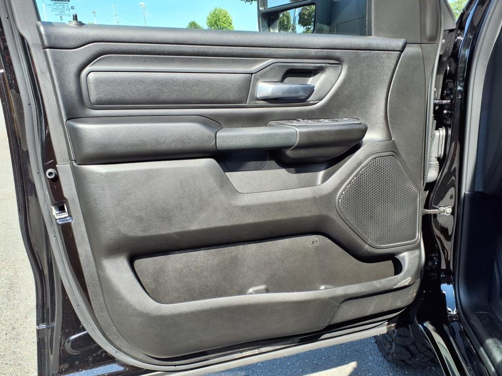 2025 Ram 1500 Warlock photo 4