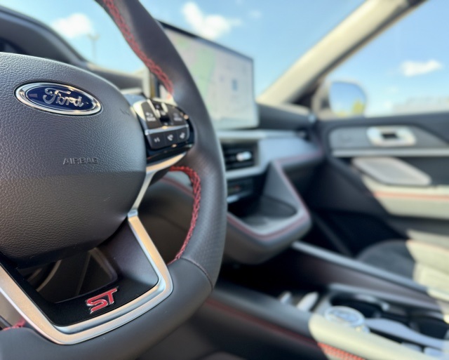 2025 Ford Explorer ST photo 14