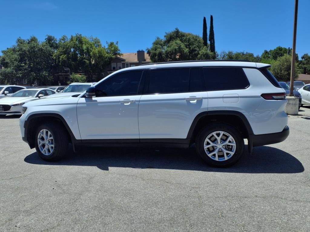 2023 Jeep Grand Cherokee Limited photo 3