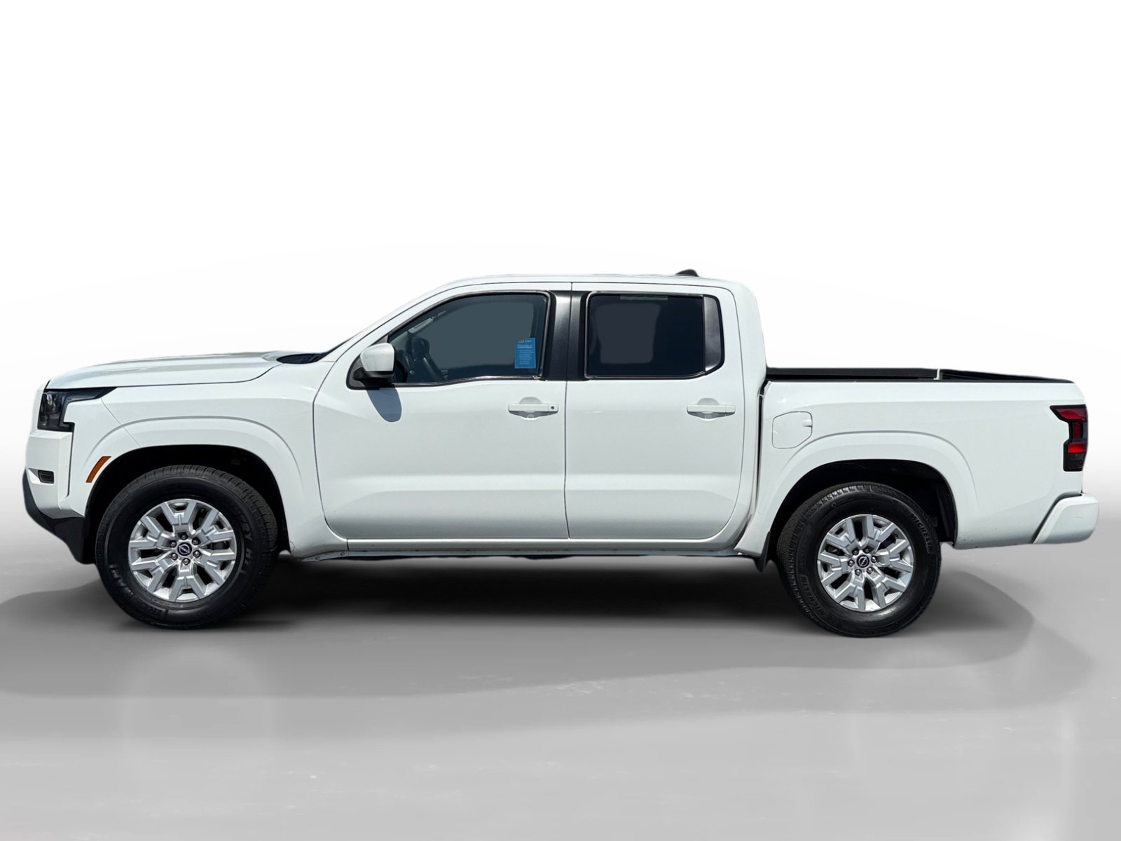 2023 Nissan Frontier SV photo 2