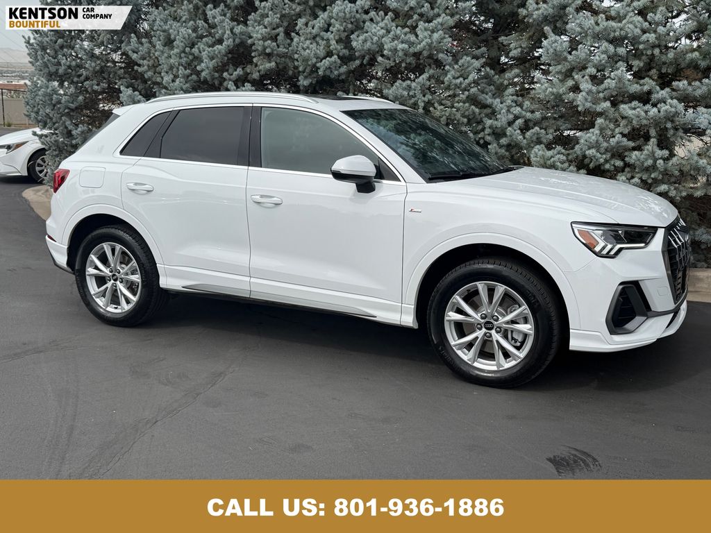 2025 Audi Q3 S line Premium photo 9