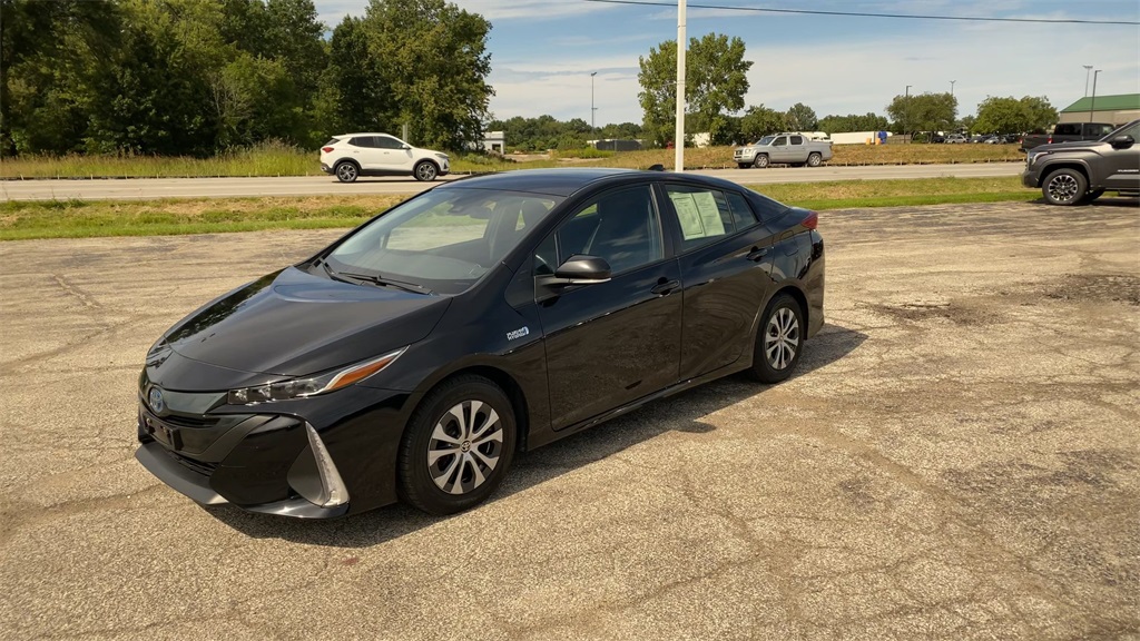 2021 Toyota Prius Prime LE photo 4