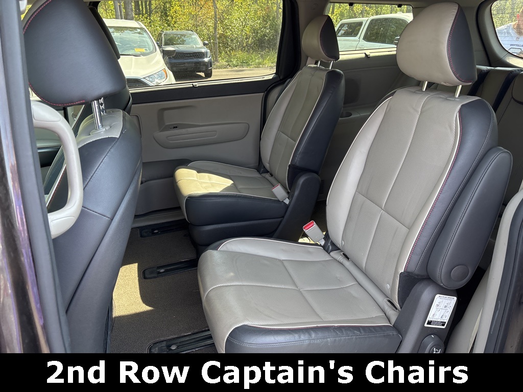 2017 Kia Sedona LX photo 8