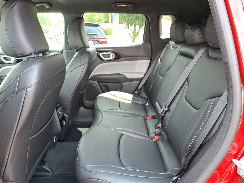 2025 Jeep Compass Limited photo 9