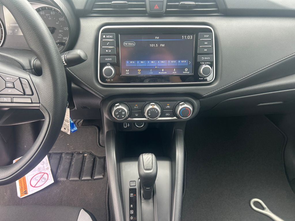 2025 Nissan Versa 1.6 S photo 25