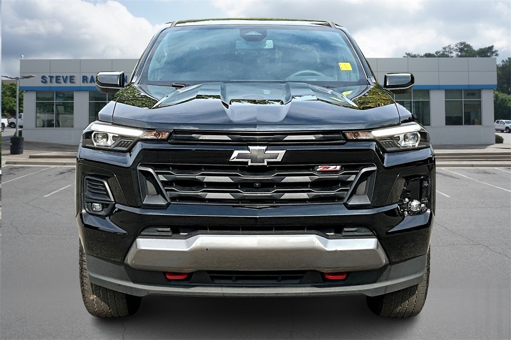 2023 Chevrolet Colorado Z71 photo 2
