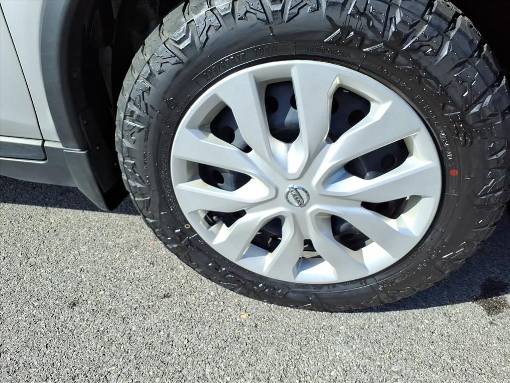 2016 Nissan Rogue S photo 3