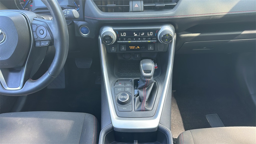 2022 Toyota RAV4 Prime SE photo 11