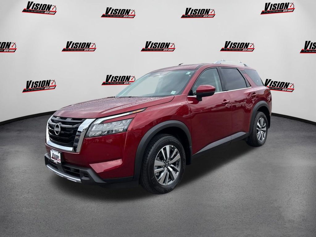 2025 Nissan Pathfinder SL's photo