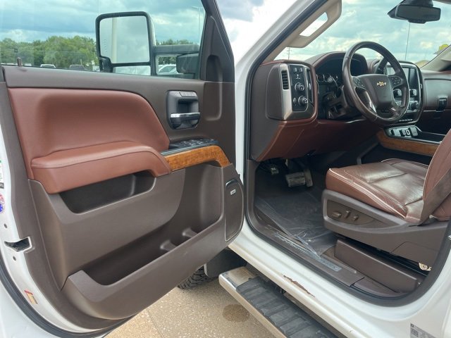 2019 Chevrolet Silverado 2500HD High Country photo 13
