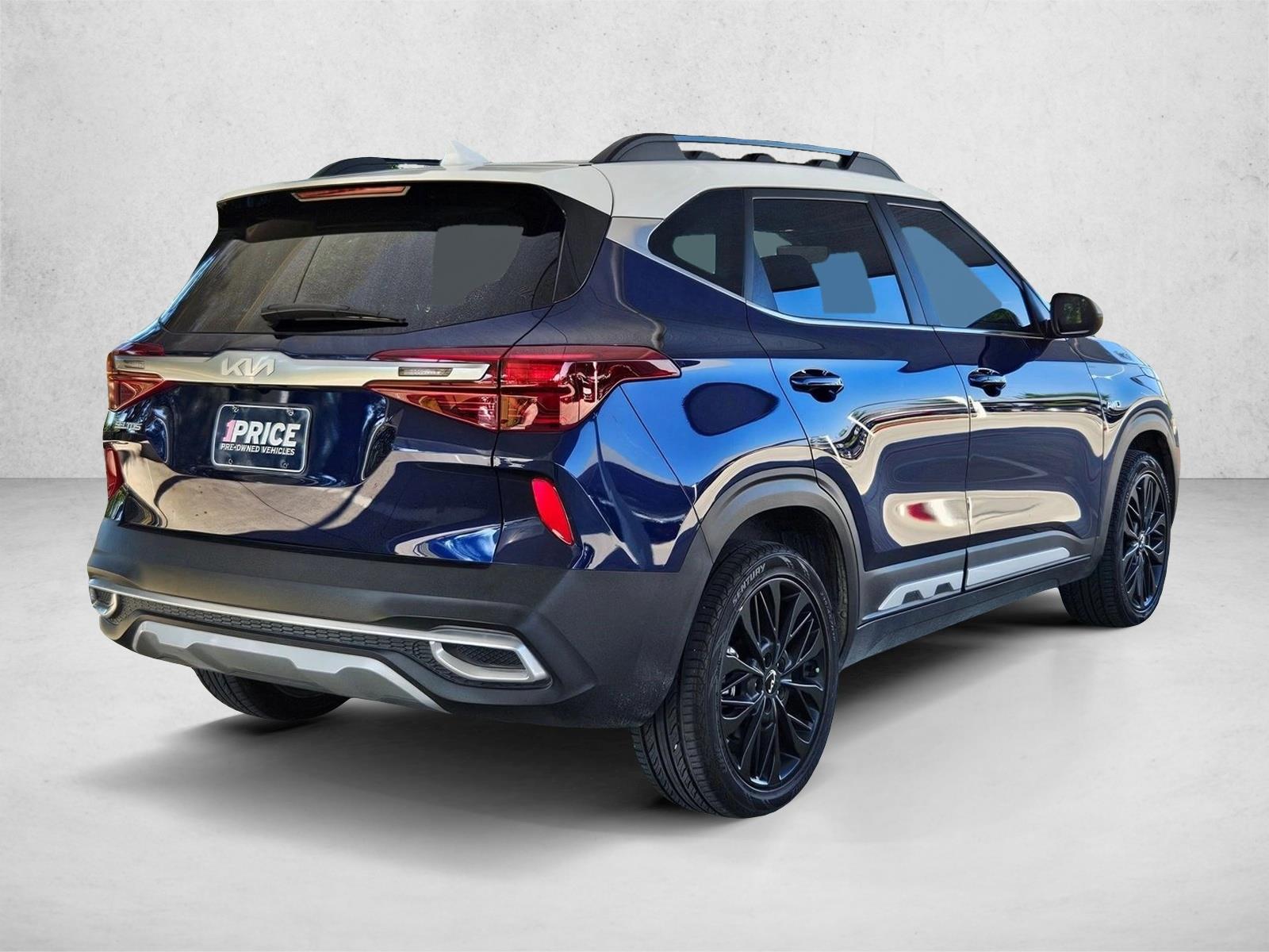 2023 Kia Seltos Nightfall Edition photo 4