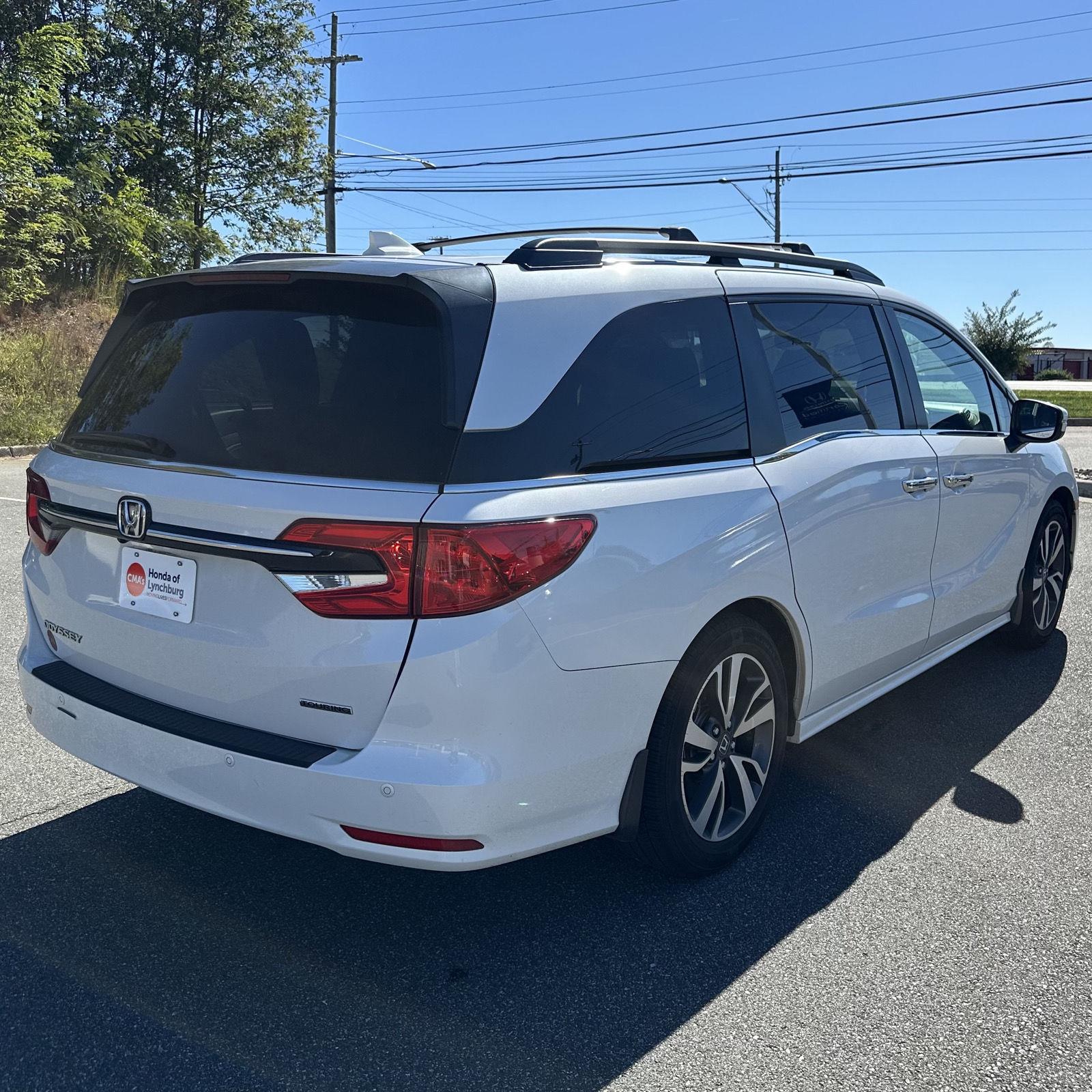 2023 Honda Odyssey Touring photo 4