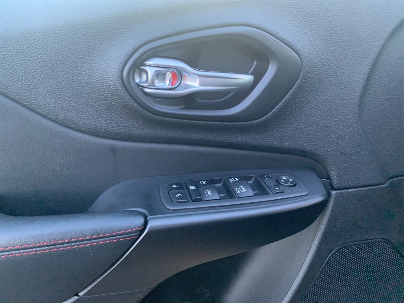 2022 Jeep Cherokee Trailhawk photo 13