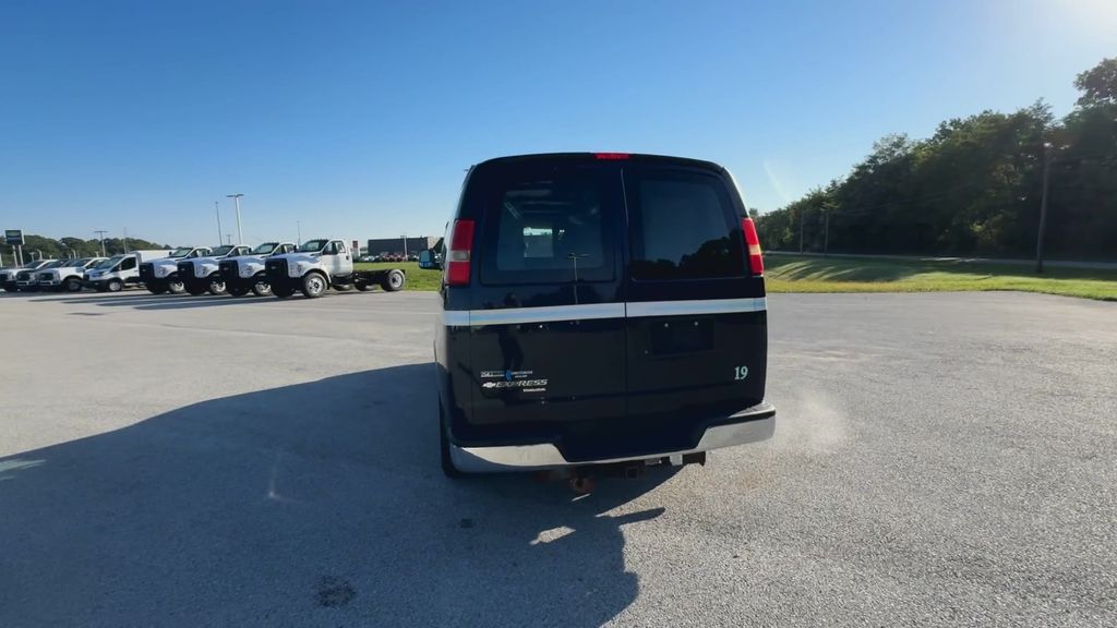 2012 Chevrolet Express 2500 Work Van photo 5