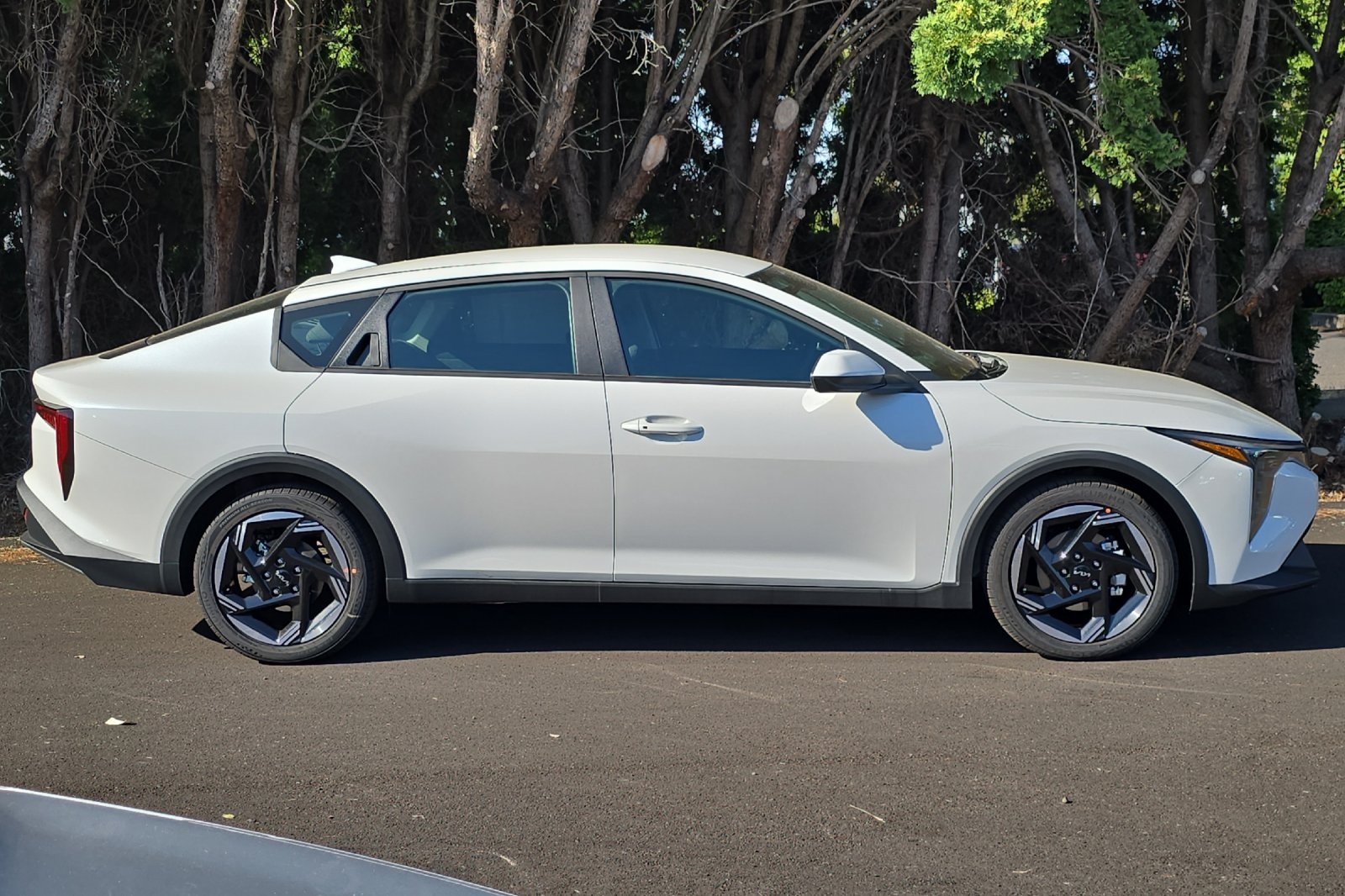 2025 Kia K4 EX photo 2