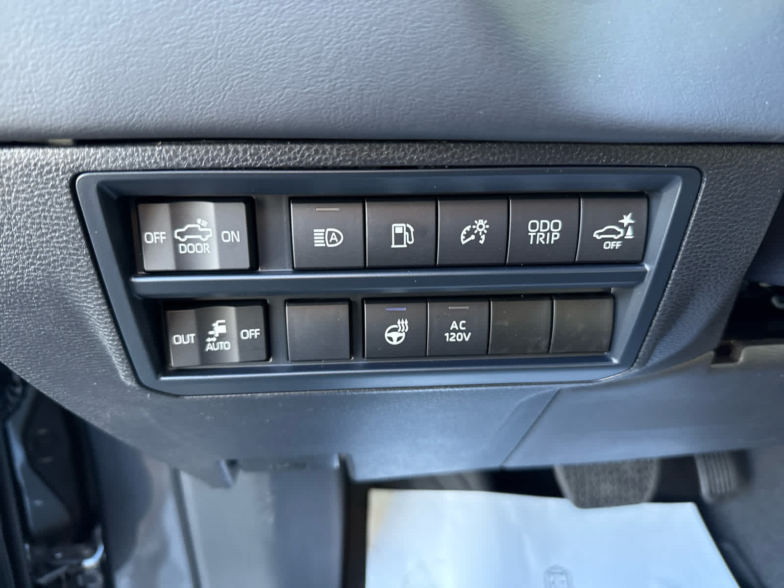 2025 Toyota Tundra Platinum CrewMax photo 11