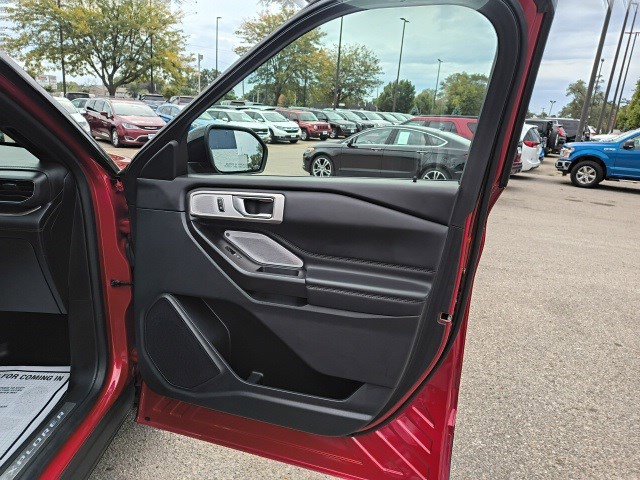 2020 Ford Explorer Platinum photo 20