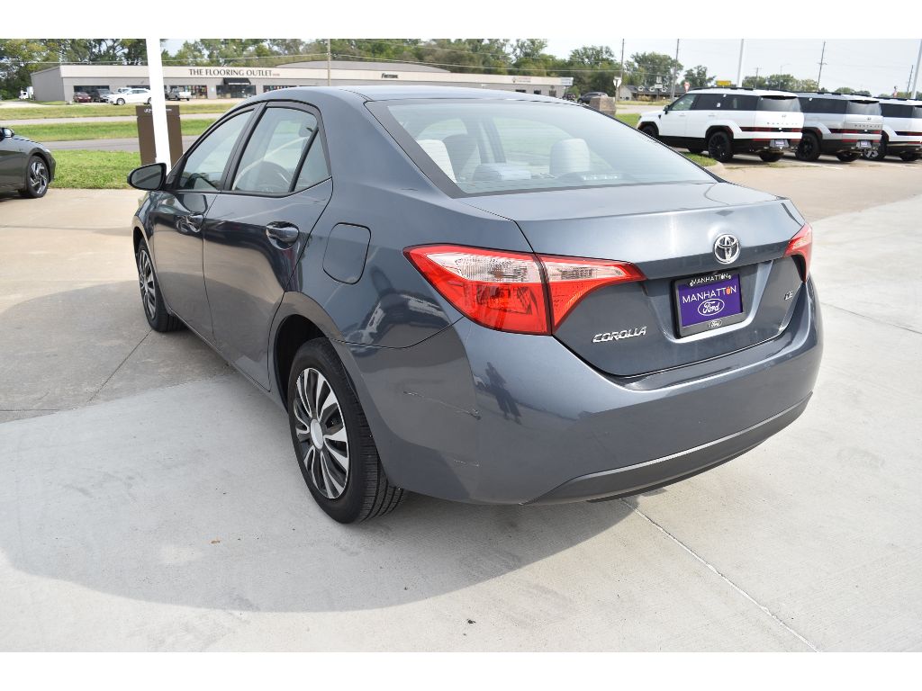 2019 Toyota Corolla LE photo 6