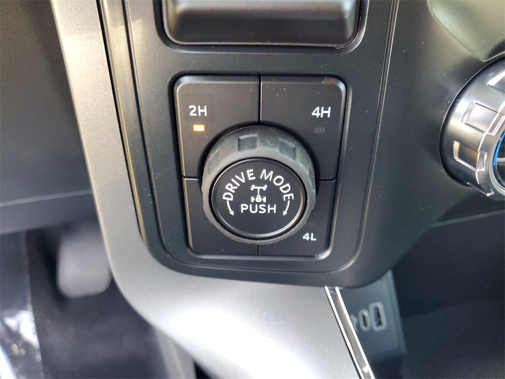 2025 Ford F-150 XLT photo 21