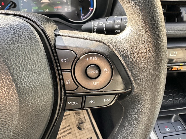 2024 Toyota RAV4 Hybrid XLE photo 27