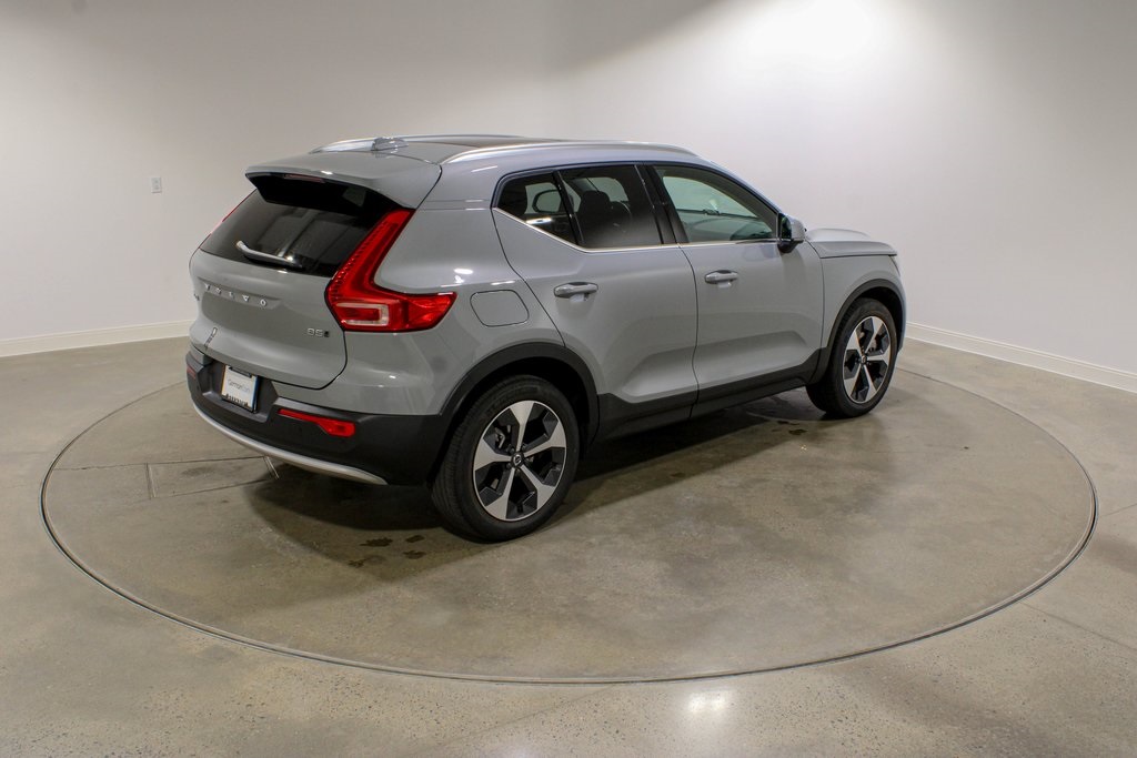 2025 Volvo XC40 Core photo 5