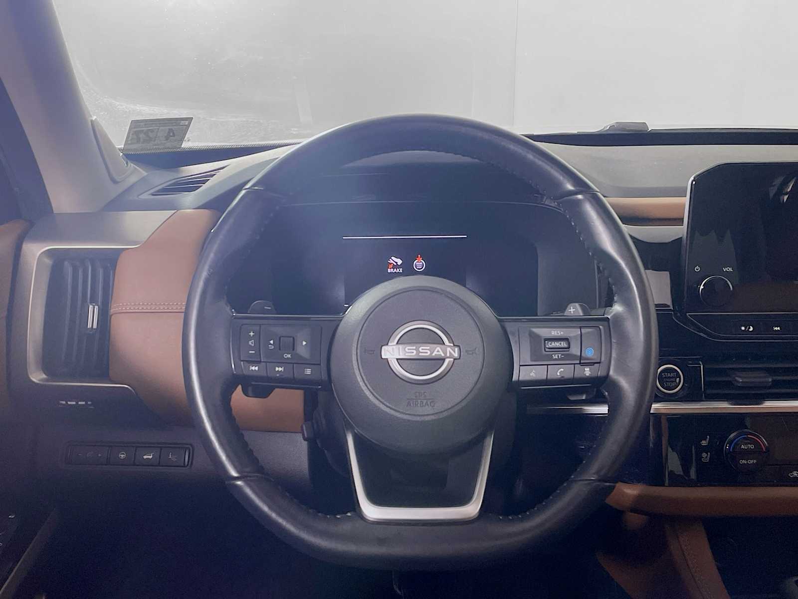 2022 Nissan Pathfinder Platinum photo 9