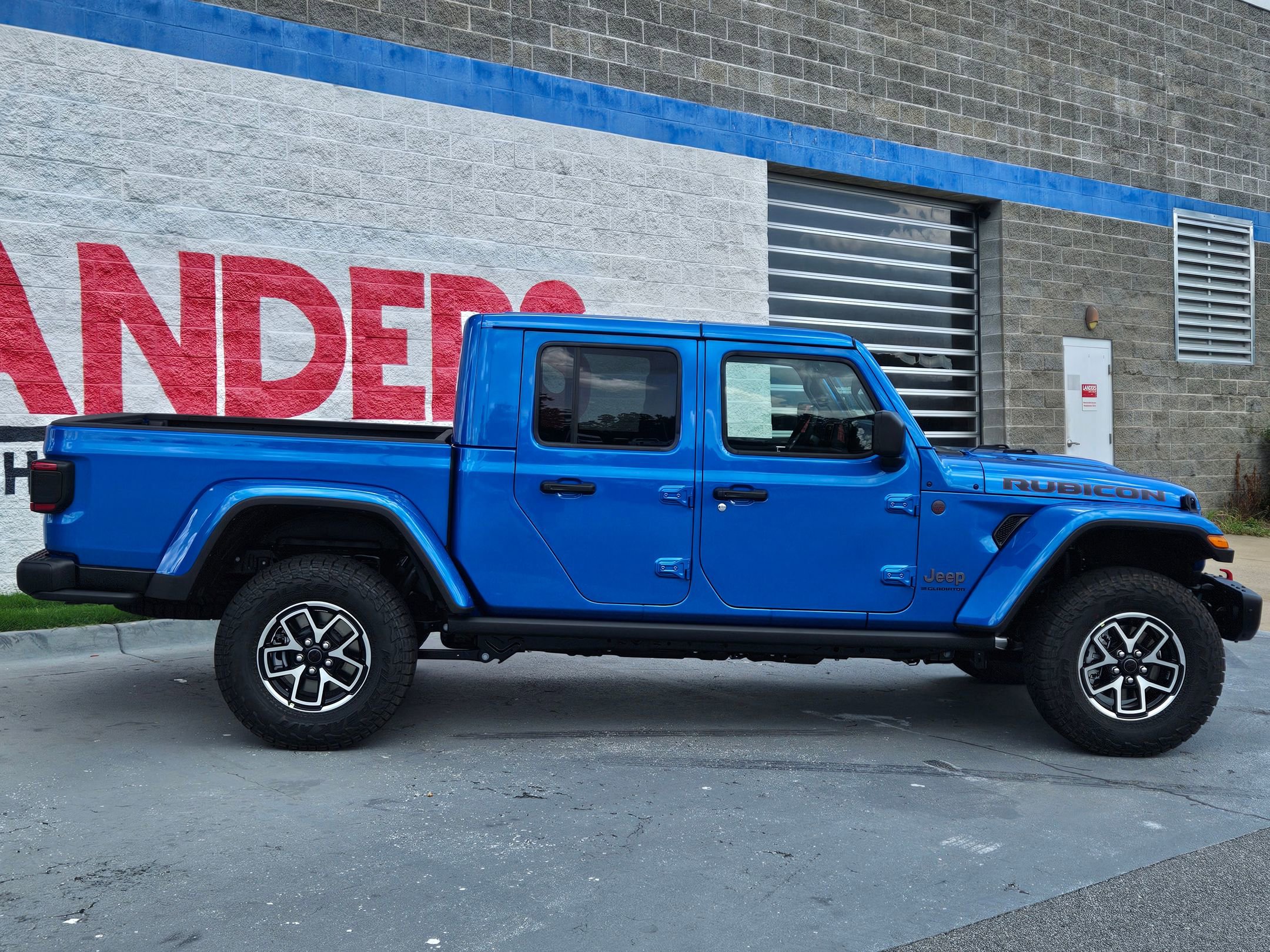 2025 Jeep Gladiator Rubicon photo 8