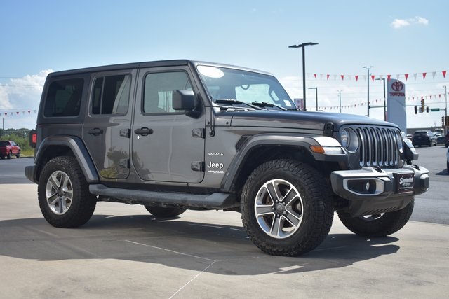 2018 Jeep Wrangler Unlimited Sahara photo 3