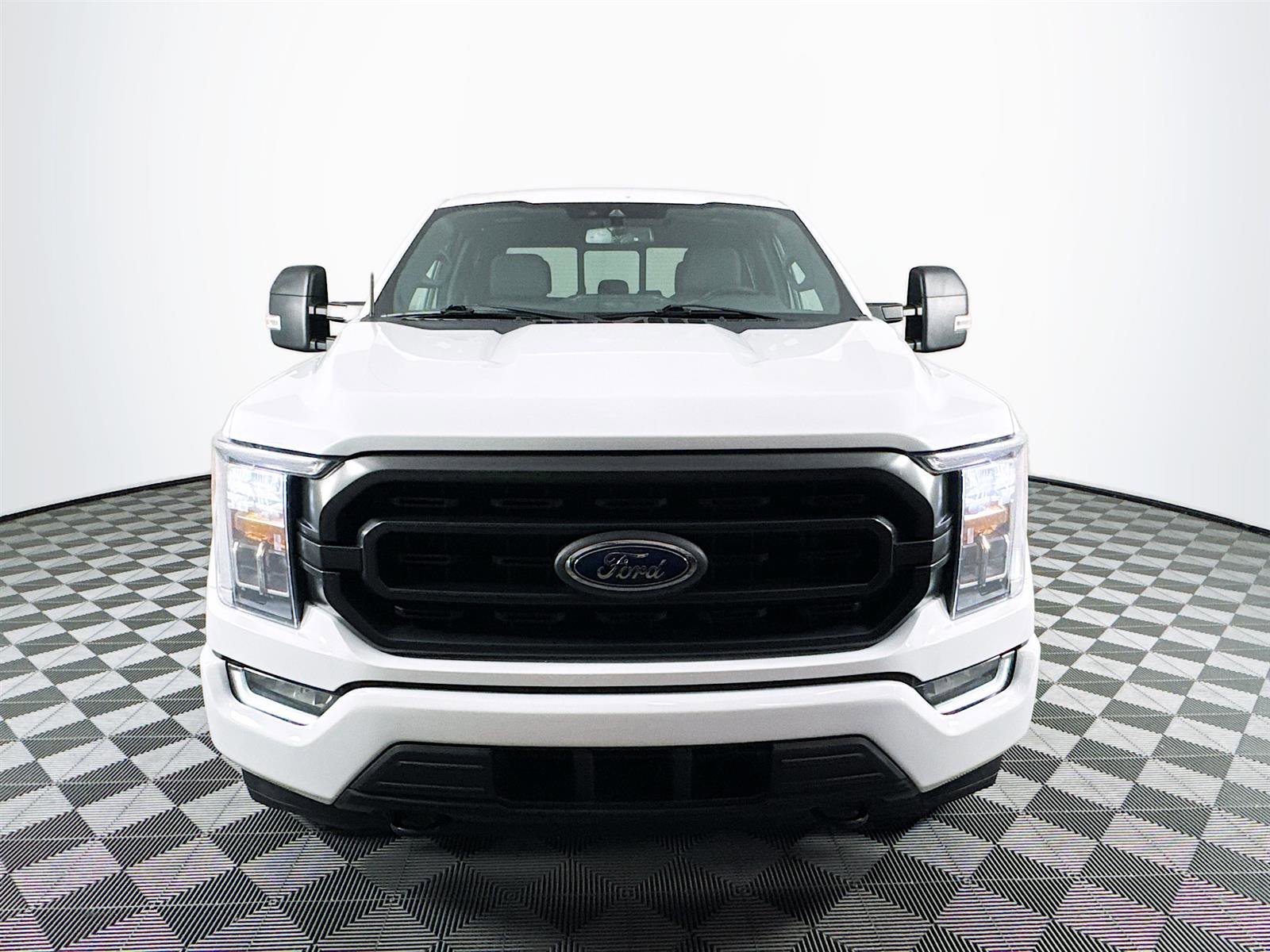 2022 Ford F-150 XLT photo 2
