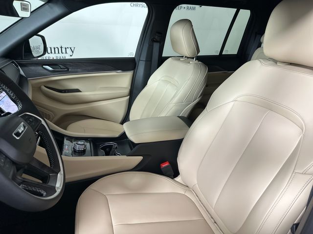 2025 Jeep Grand Cherokee Limited photo 26