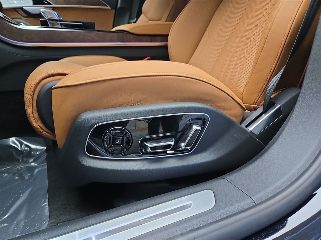 2025 Audi A8 L 55 photo 4