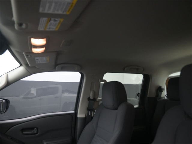2022 Nissan Frontier S photo 21