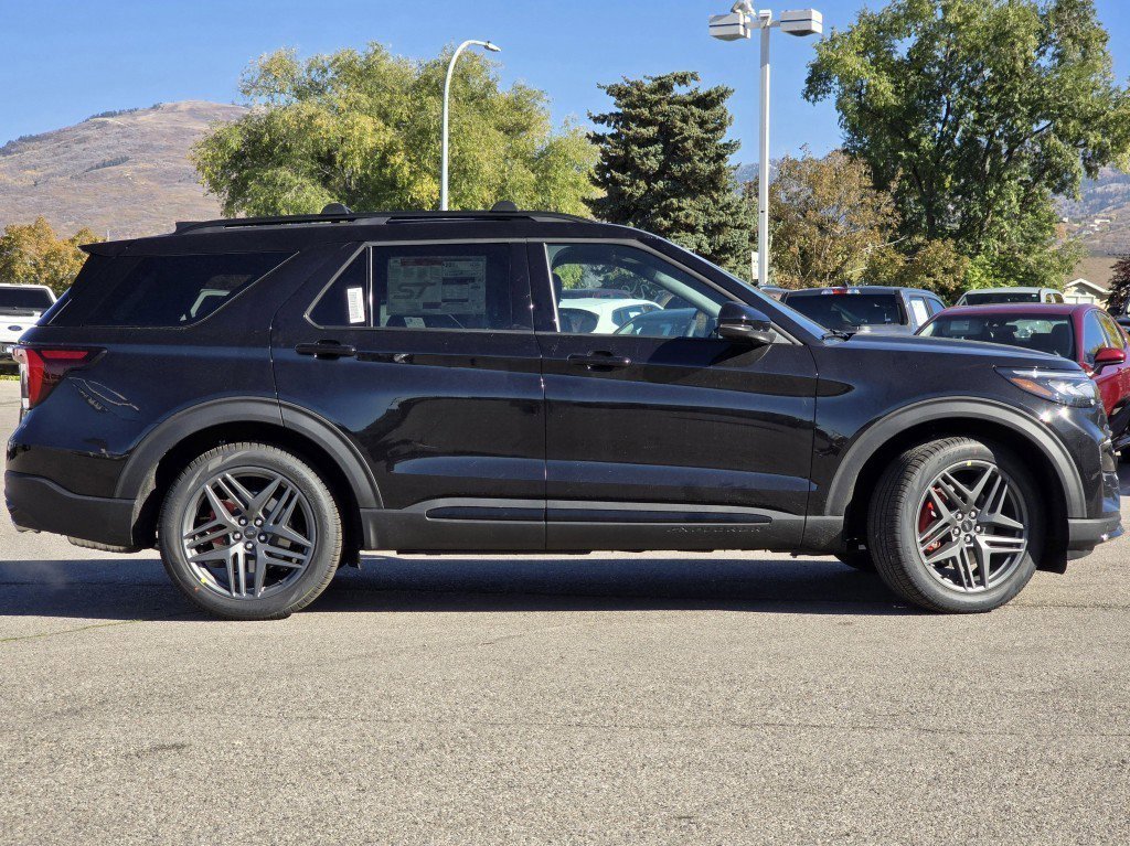 2026 Ford Explorer ST photo 2