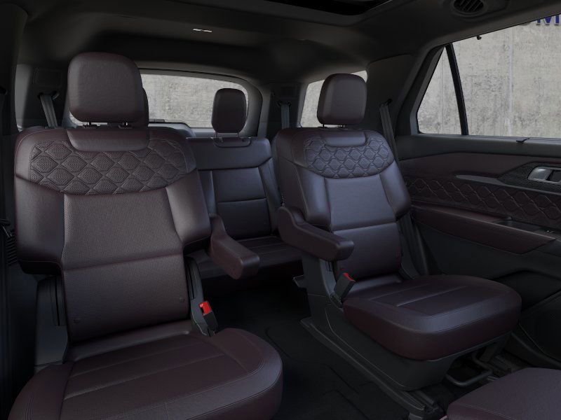 2025 Ford Explorer Platinum photo 2