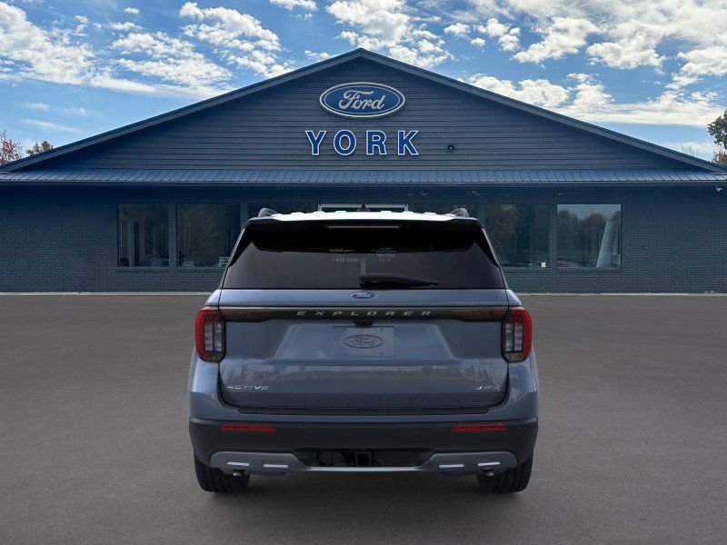 2026 Ford Explorer photo 3