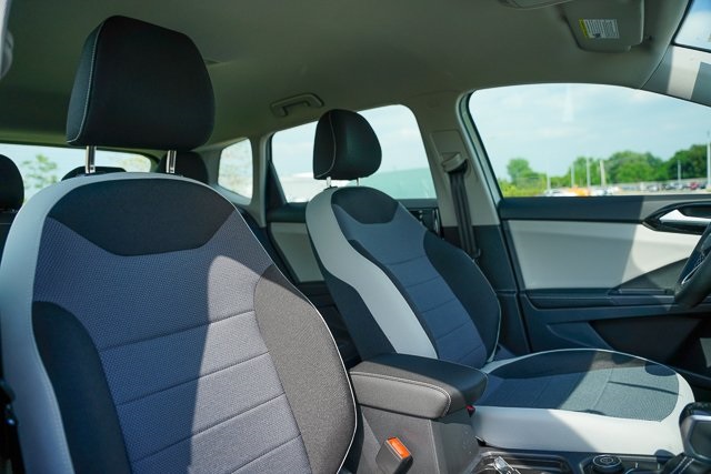 2025 Volkswagen Taos S photo 31
