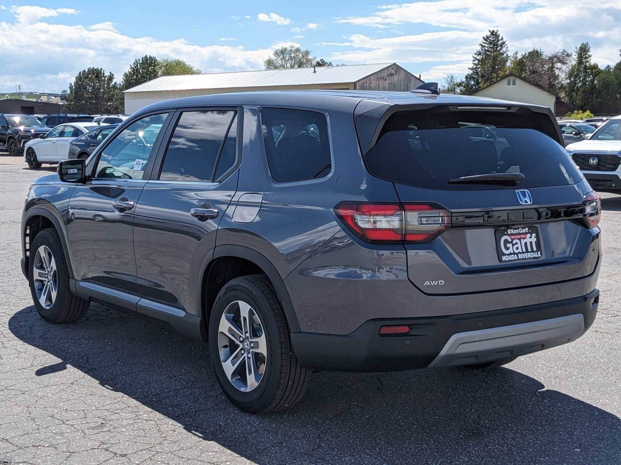 2025 Honda Pilot EX-L photo 4