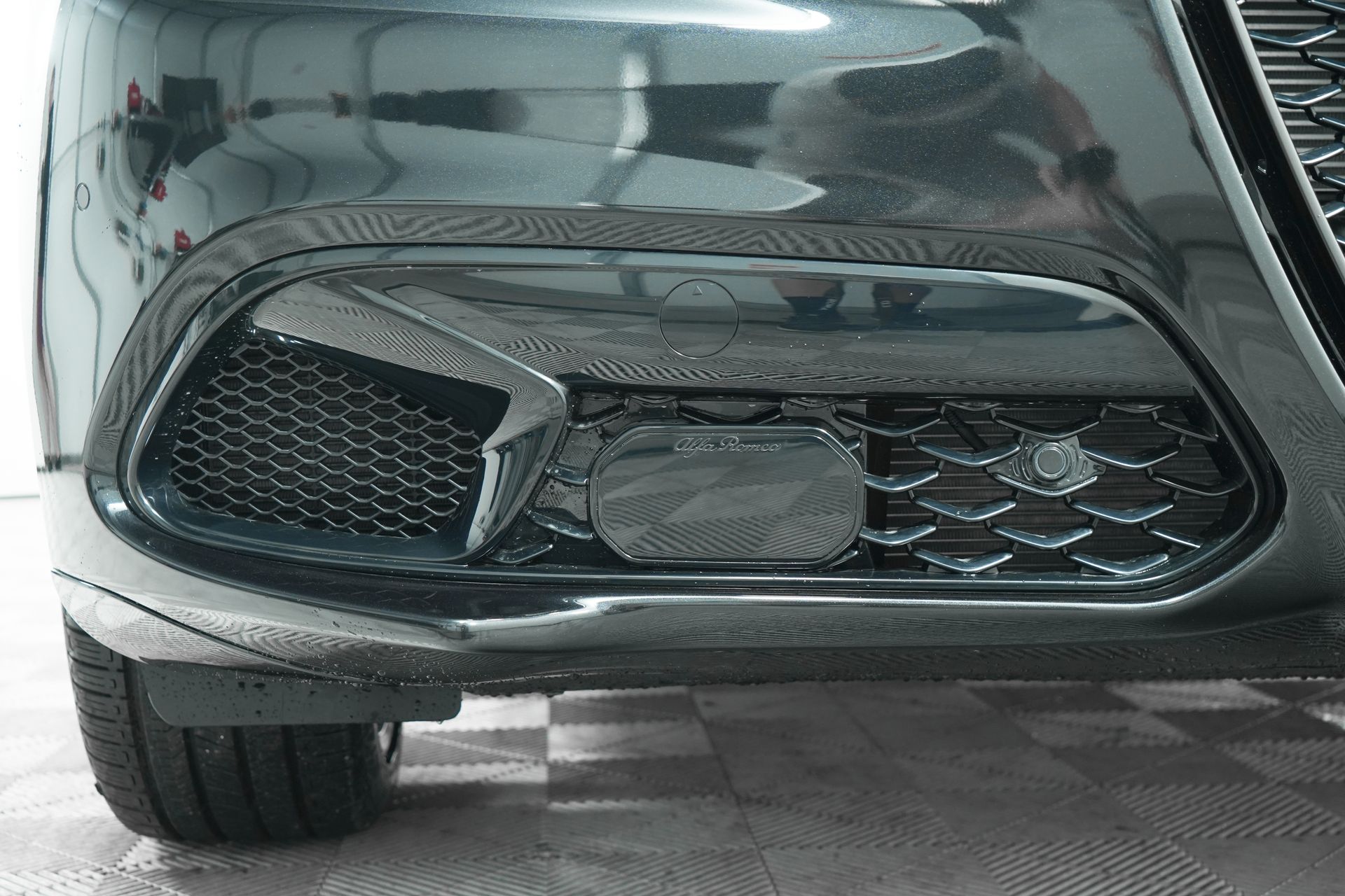 2025 Alfa Romeo Stelvio photo 10