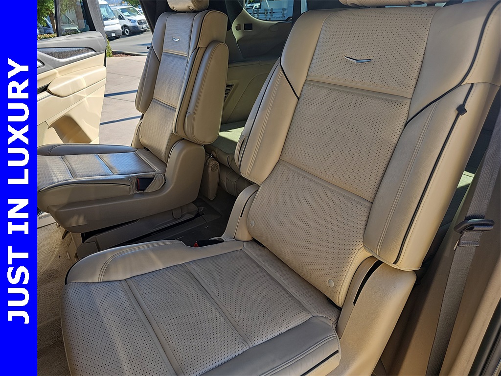 2023 Cadillac Escalade Premium Luxury photo 14