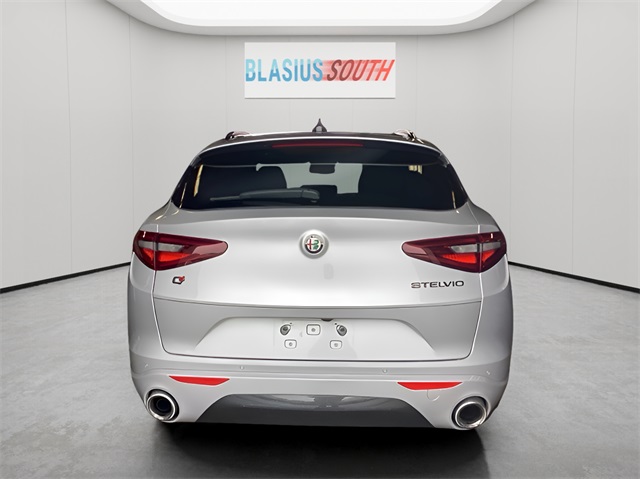 2021 Alfa Romeo Stelvio Ti photo 4