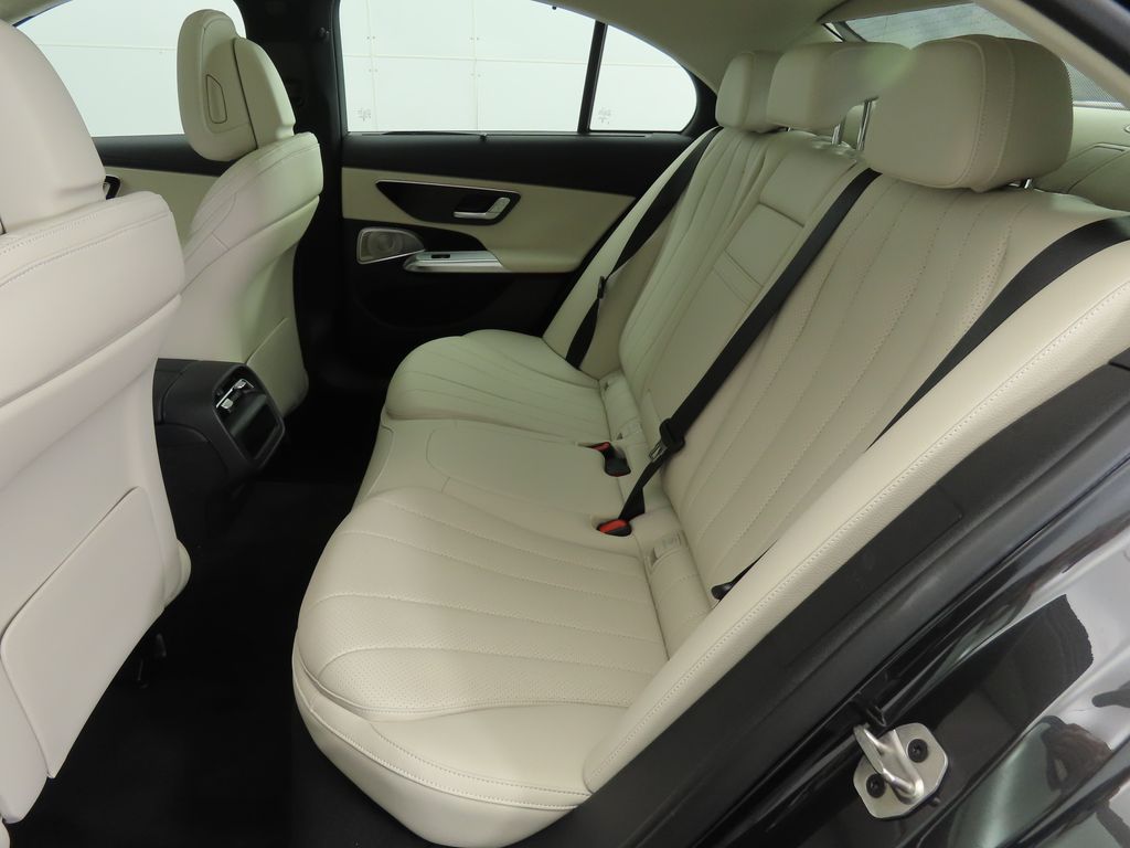 2026 Mercedes Benz E 350 4MATIC photo 18