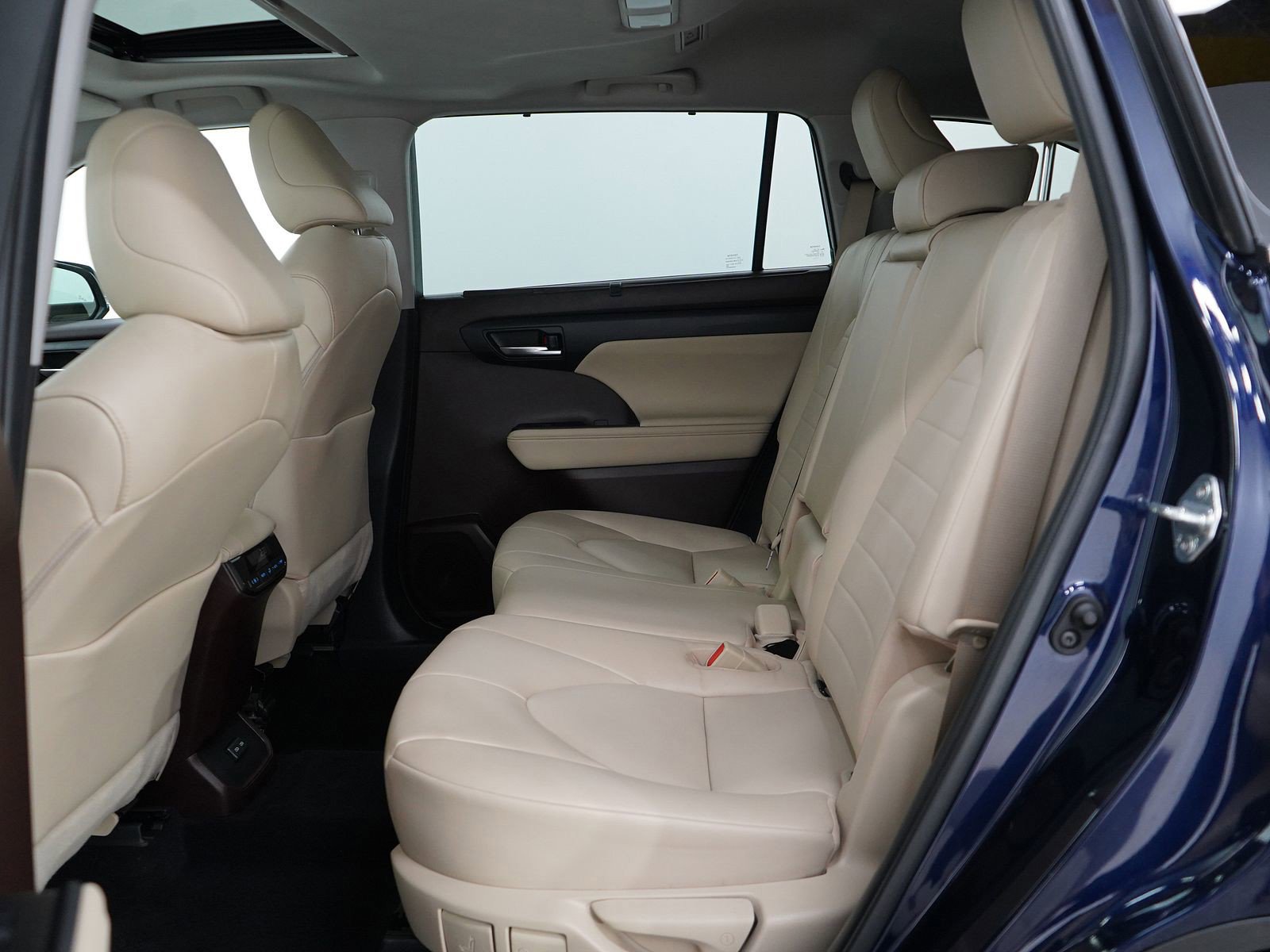 2022 Toyota Highlander XLE photo 14