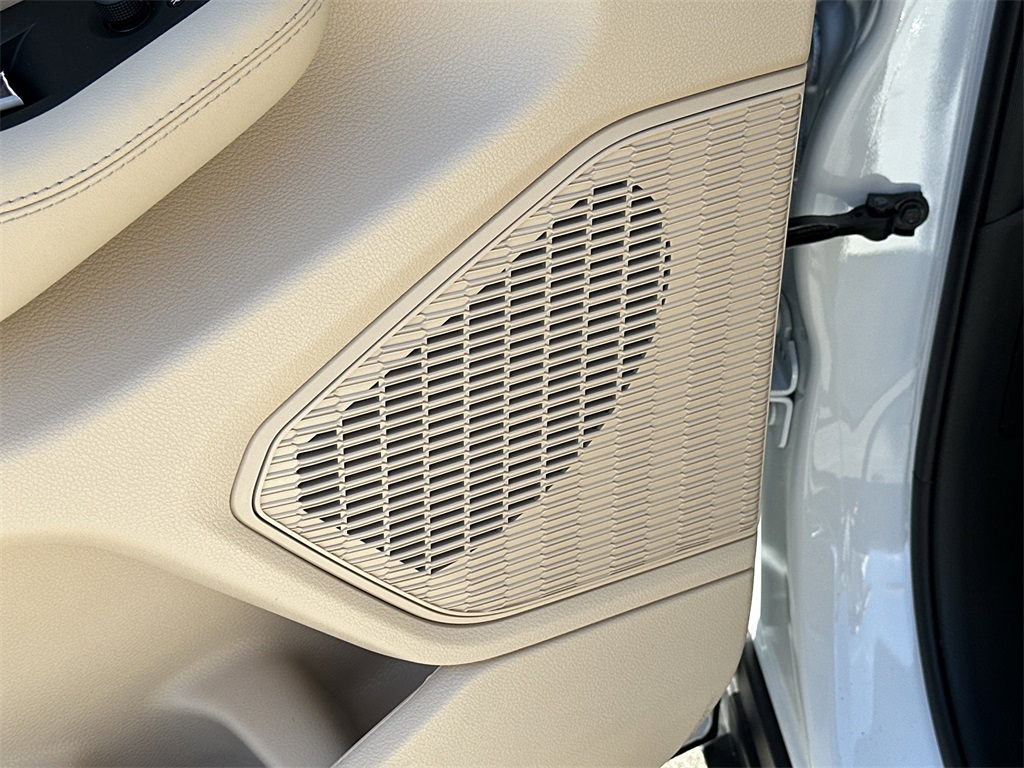 2025 Jeep Grand Cherokee Limited photo 17