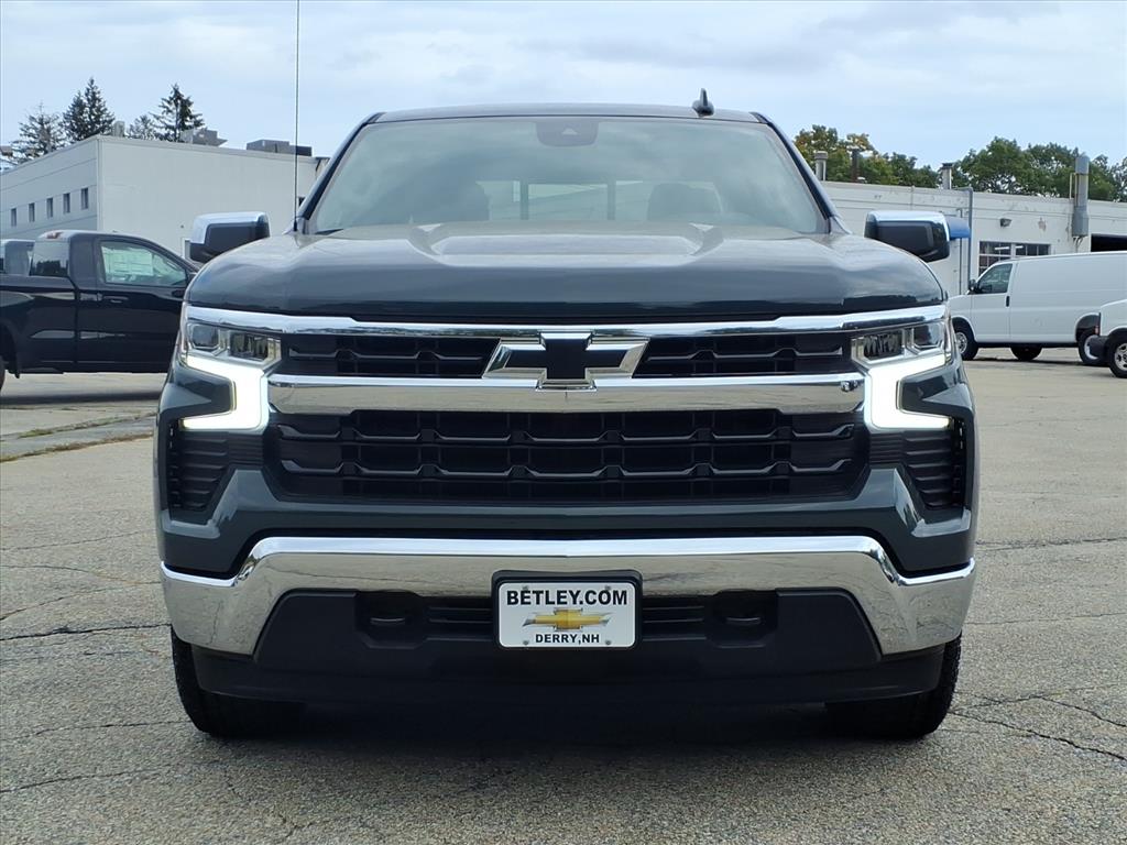 2026 Chevrolet Silverado LT photo 2