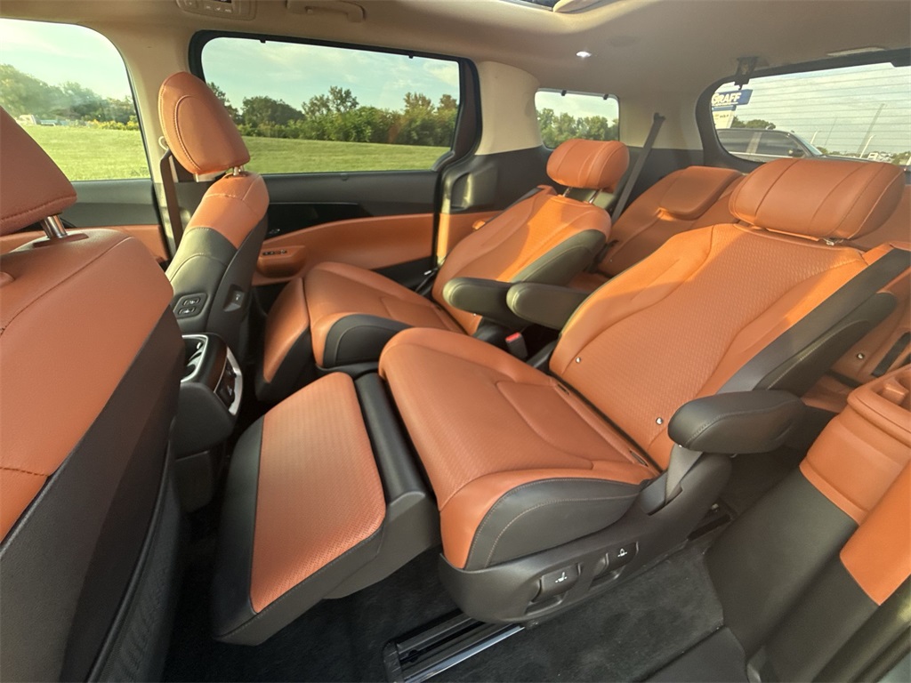 2025 Kia Carnival SX Prestige photo 19