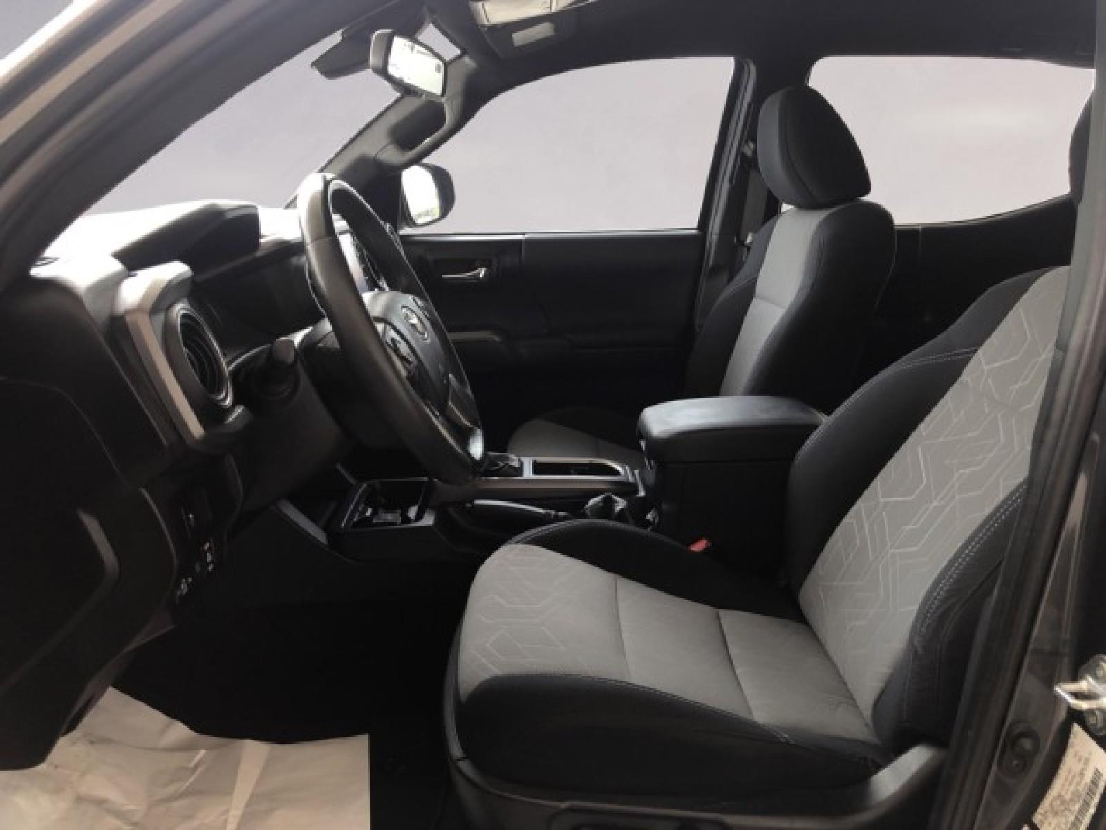 2022 Toyota Tacoma TRD Sport Double Cab V6 photo 4