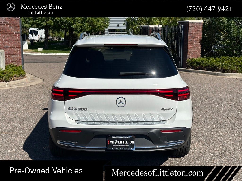 2025 Mercedes Benz EQB 300 4MATIC photo 4