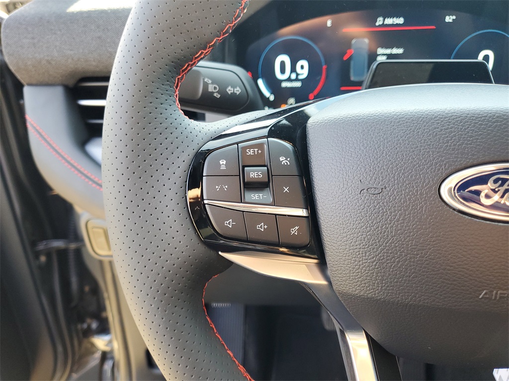 2025 Ford Explorer ST-Line photo 8